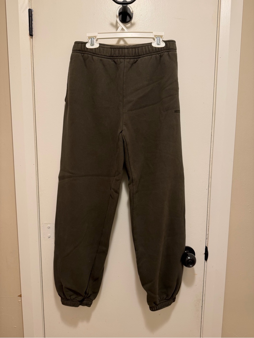 Aritzia Women’s Olive Green Jogger Sweatpants